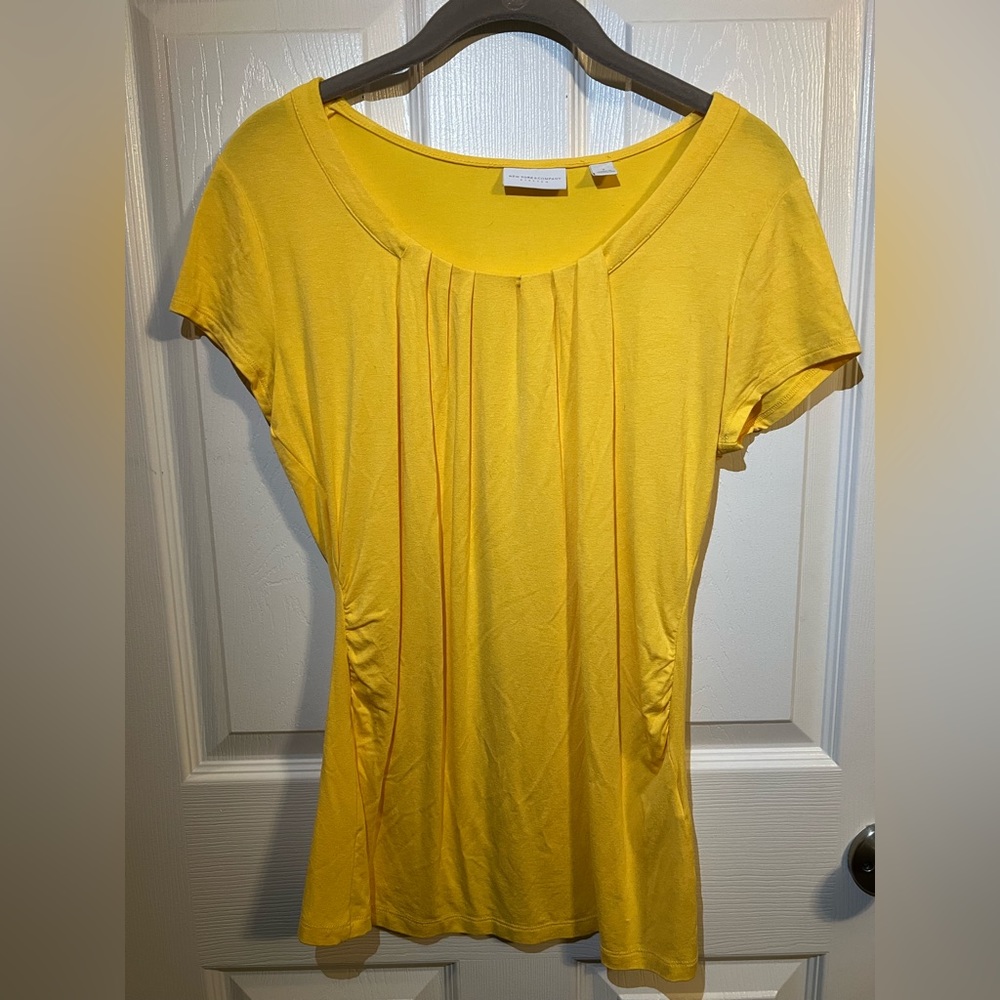 New York & Co Yellow stretch short sleeve